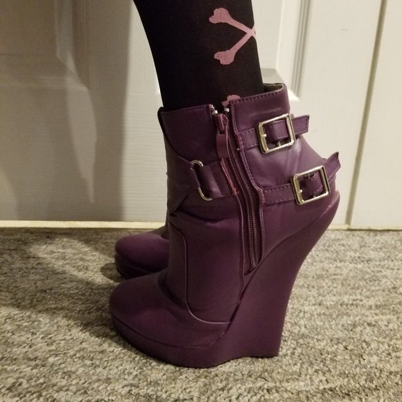7.5 inch Extreme wedge heel bootie - Picture 1 of 8